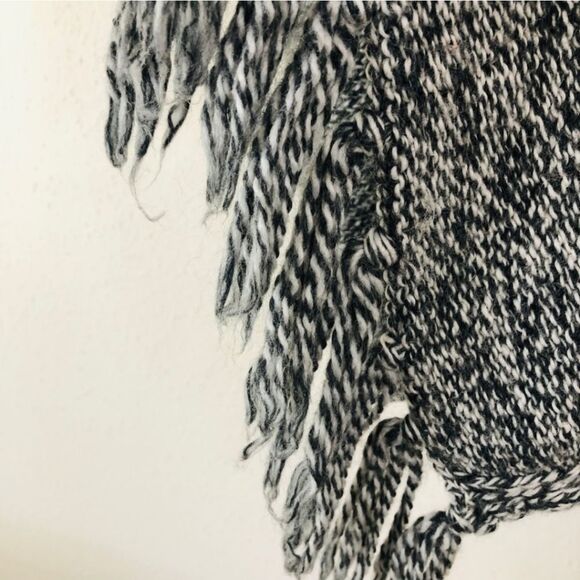 Design History Grey & White Poncho/Wrap Style Open Cardigan Sweater Size Small - Picture 4 of 5